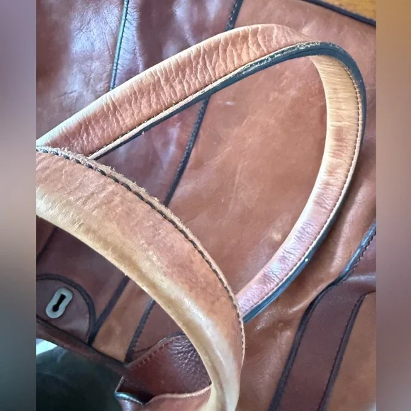 Fossil Vintage Reissue Brown and Tan Leather Shoulder Bag Distressed - Picture 10 of 16